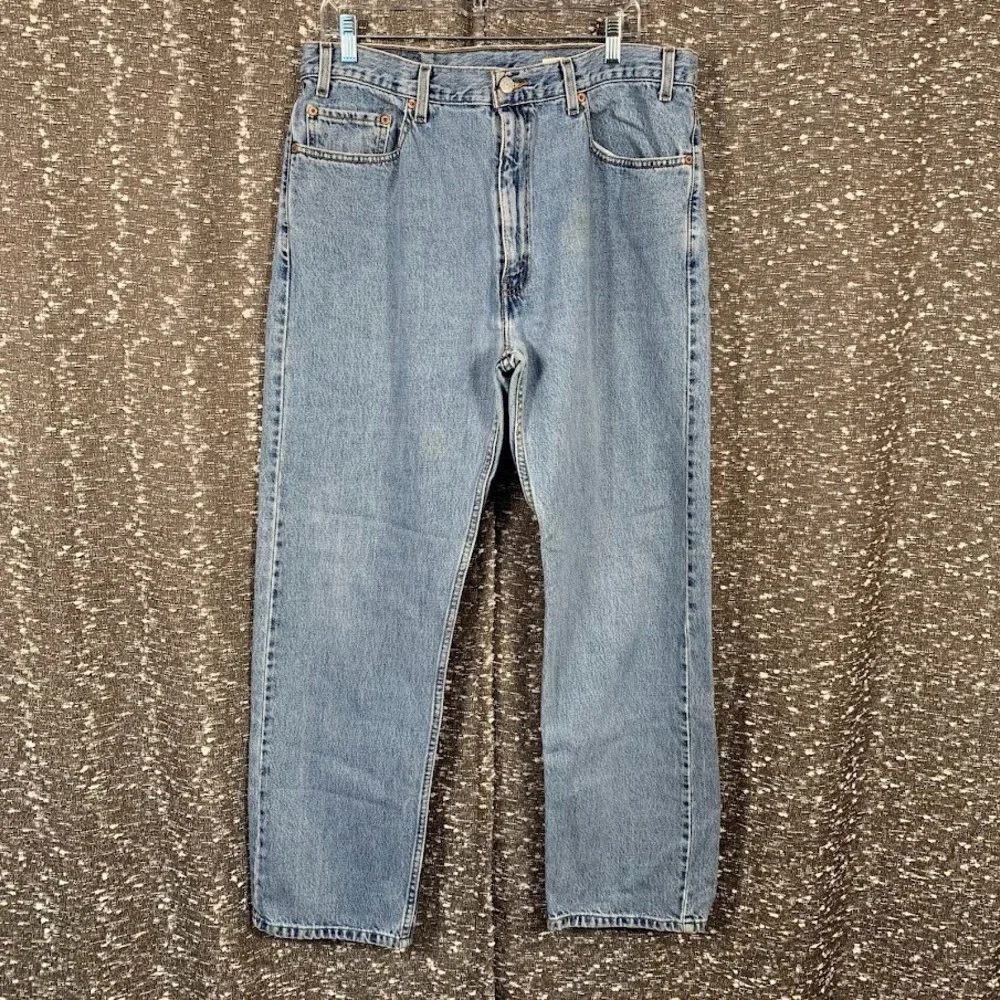 Levi's 505 Regular Fit Straight Leg Light Wash Denim Blue Jeans Men's 38x30‎